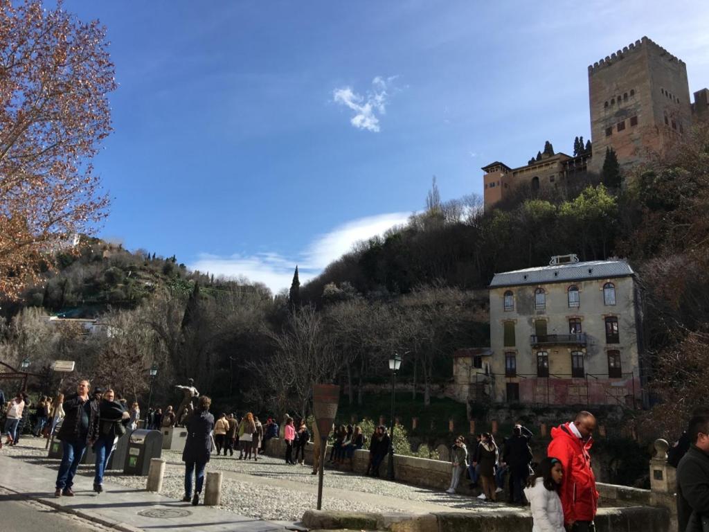 Un Vergel Al Pie De La Alhambra. Enjoy It Now!! Granada Buitenkant foto